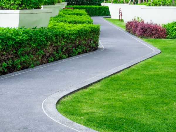 Cost of Walkway Curb Installation in Springfield